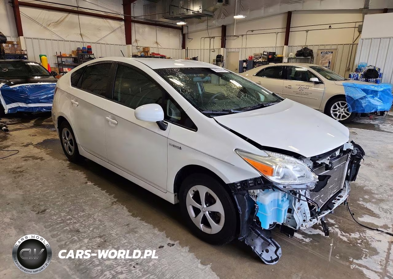 2014 Toyota Prius Two VIN:JTDKN3DU9E1751012 - 4