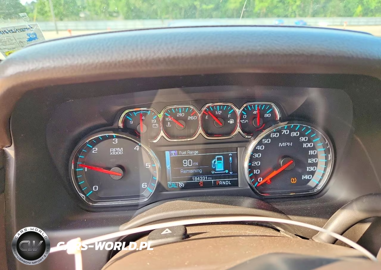 2018 Chevrolet Suburban C1500 Ls VIN:1GNSCGKC7JR301692 - 9