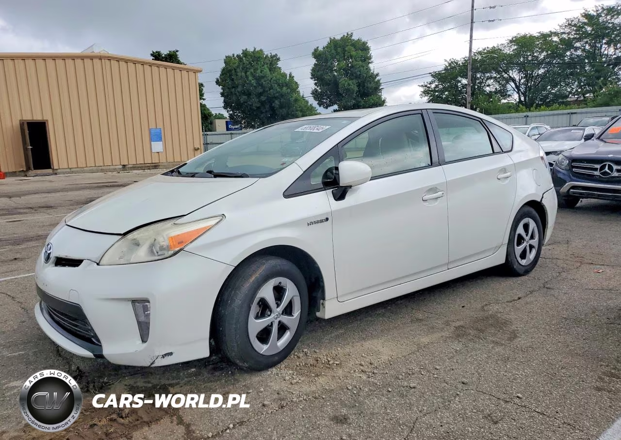 2013 Toyota Prius Two – zdjęcie 1 z 12