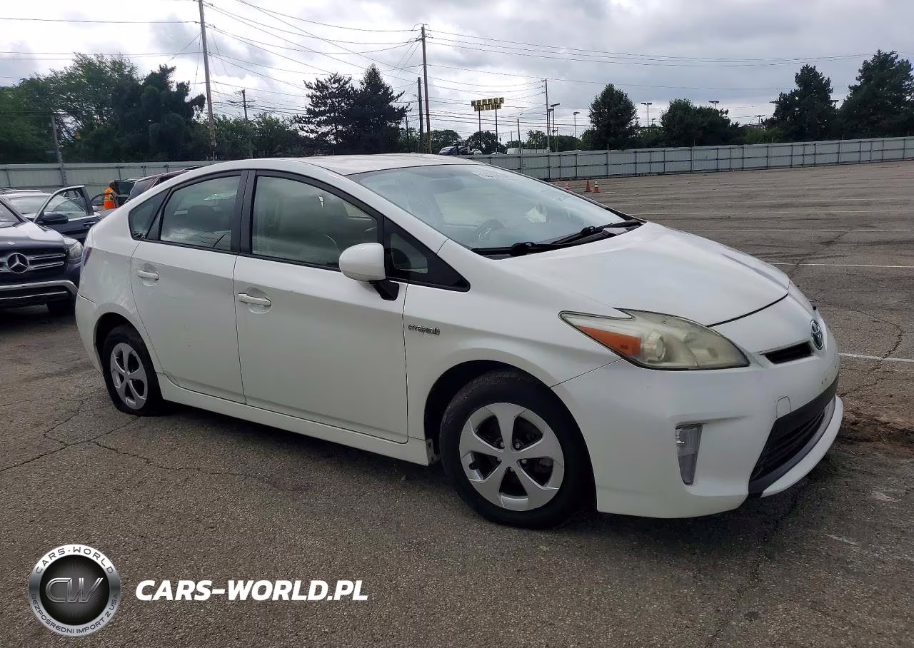 2013 Toyota Prius Two VIN:JTDKN3DU9D1641706 - 4