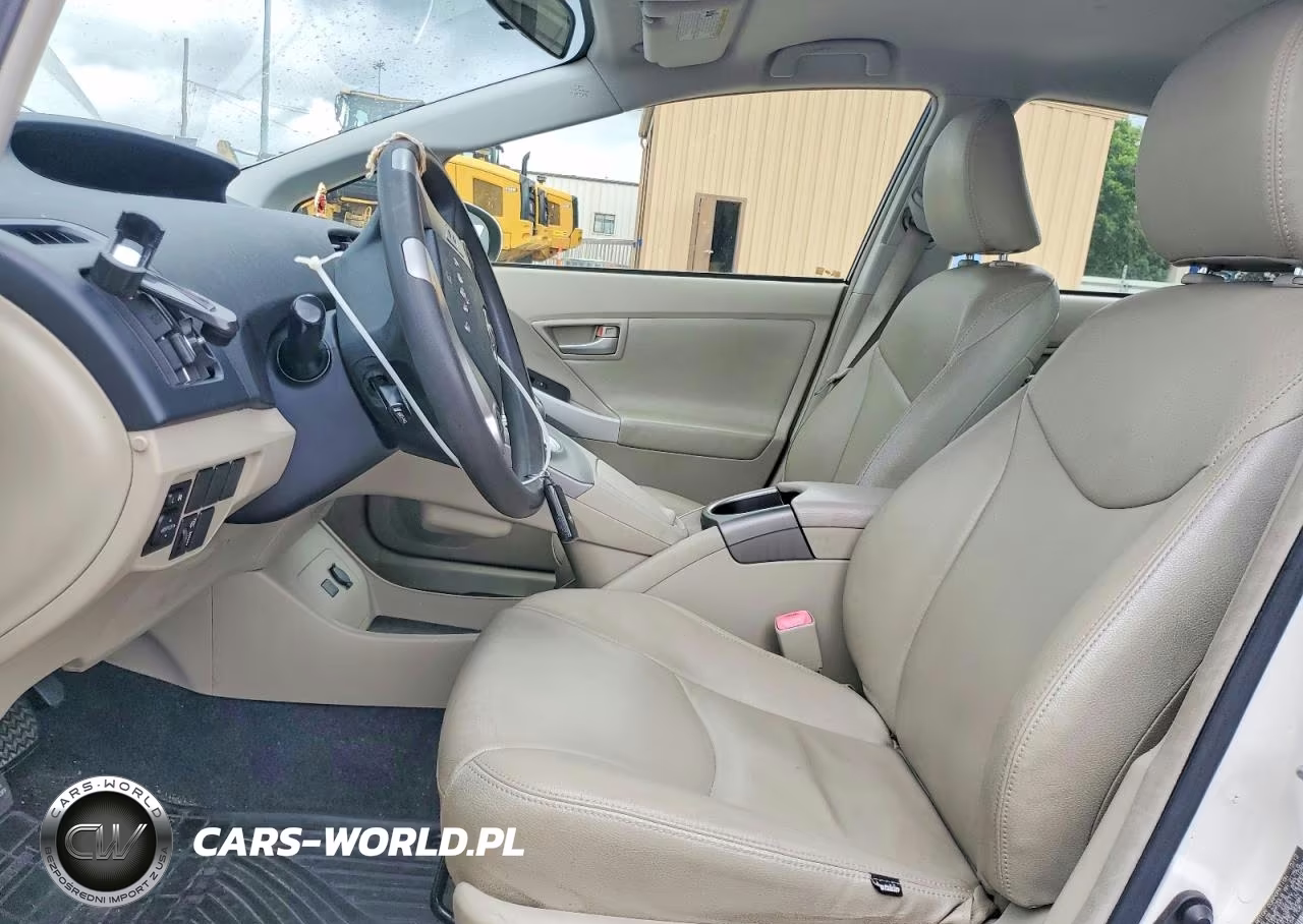 2013 Toyota Prius Two VIN:JTDKN3DU9D1641706 - 7