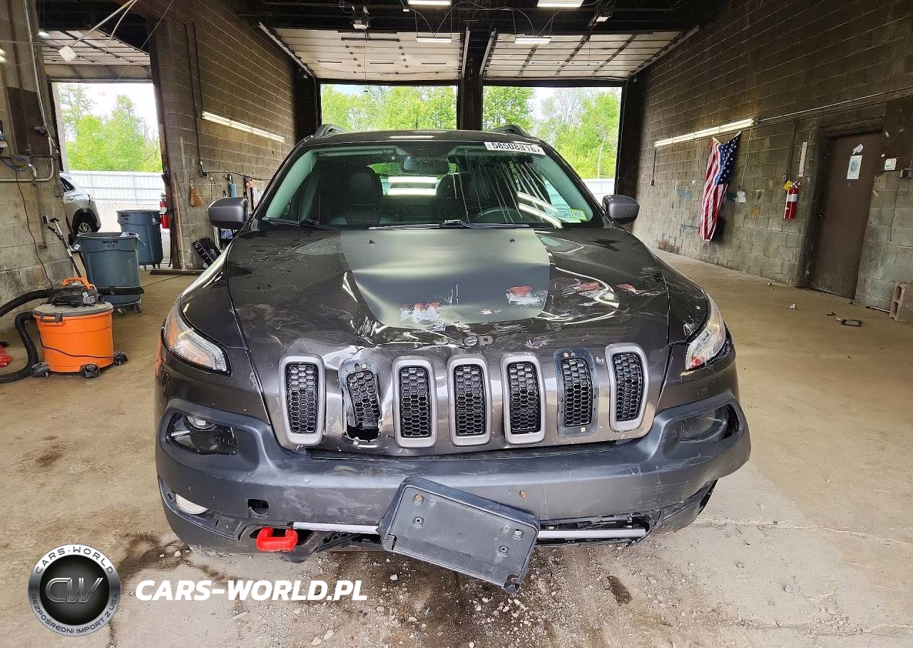 2015 Jeep Cherokee Trailhawk VIN:1C4PJMBS2FW786519 - 5