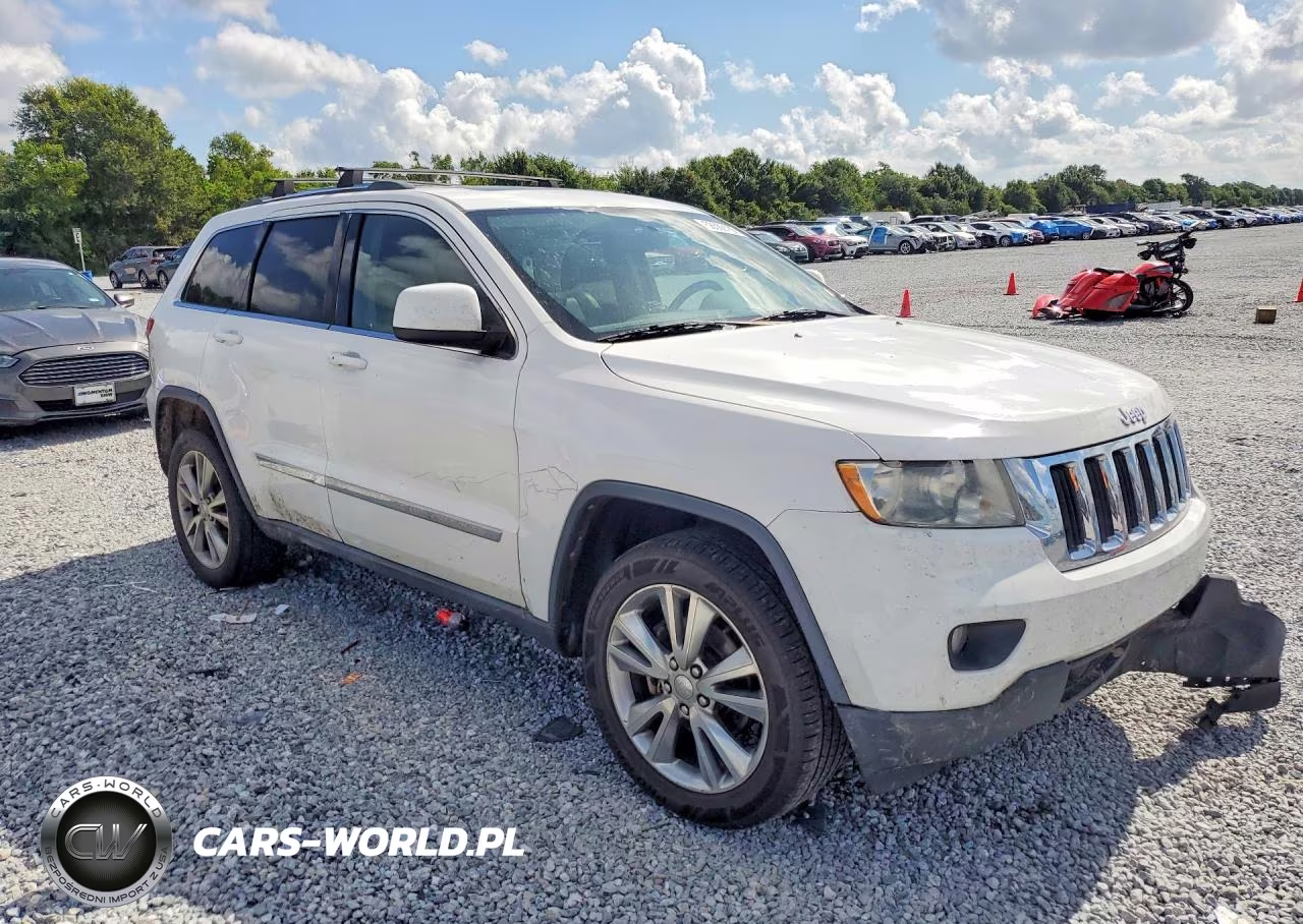 2013 Jeep Grand Cherokee VIN:1C4RJEAG0DC569724 - 4