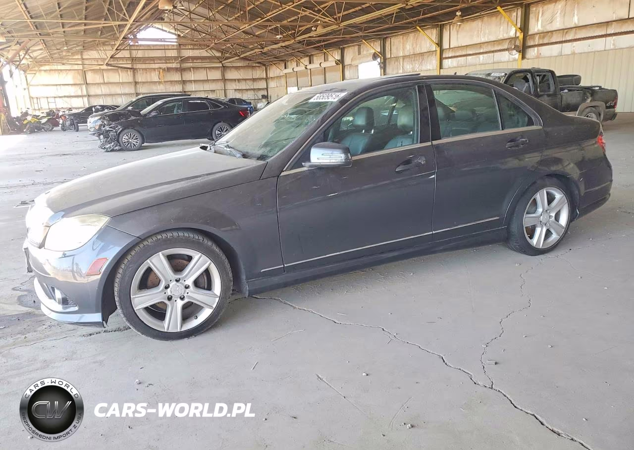2010 Mercedes-Benz C 300 – zdjęcie 1 z 12