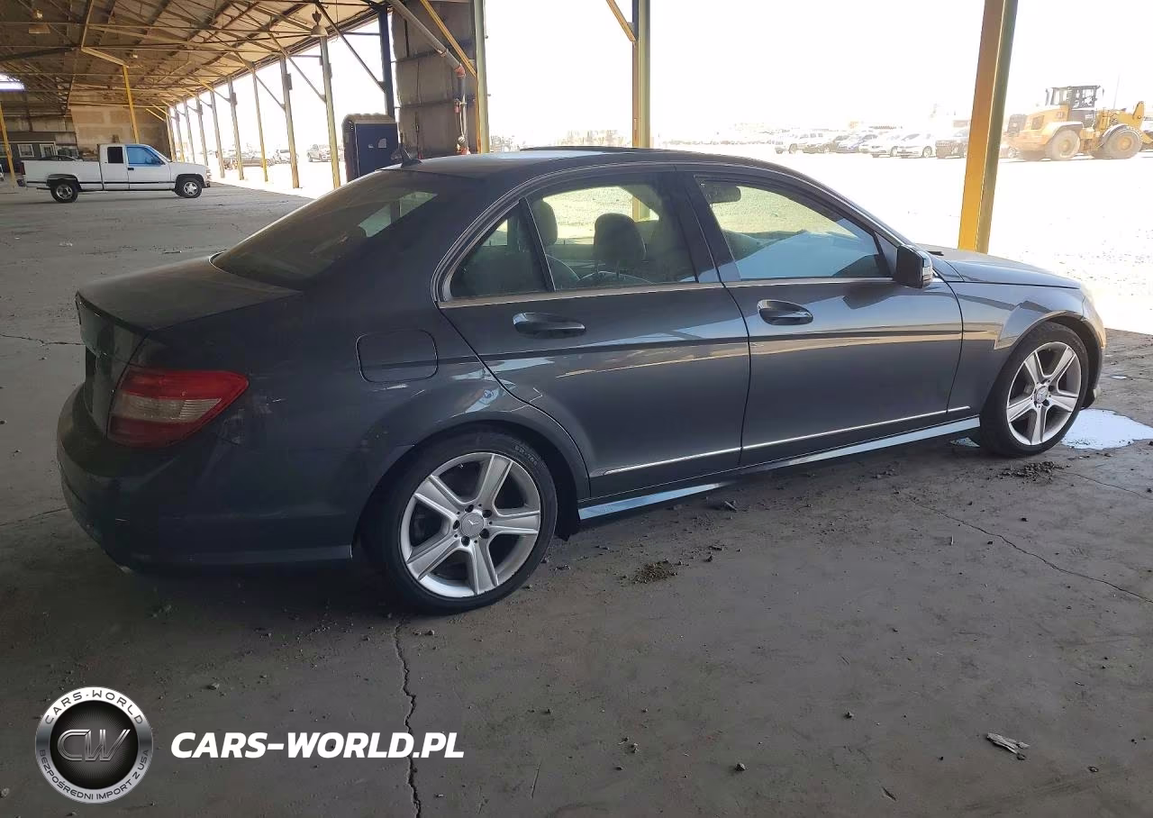 2010 Mercedes-Benz C 300 VIN:WDDGF5EB8AF475985 - 3