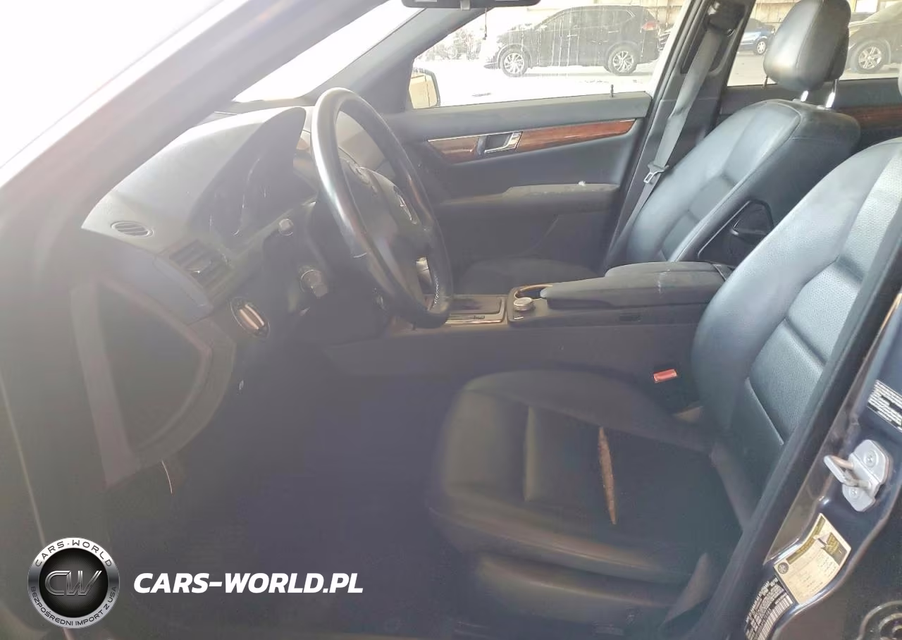 2010 Mercedes-Benz C 300 VIN:WDDGF5EB8AF475985 - 7
