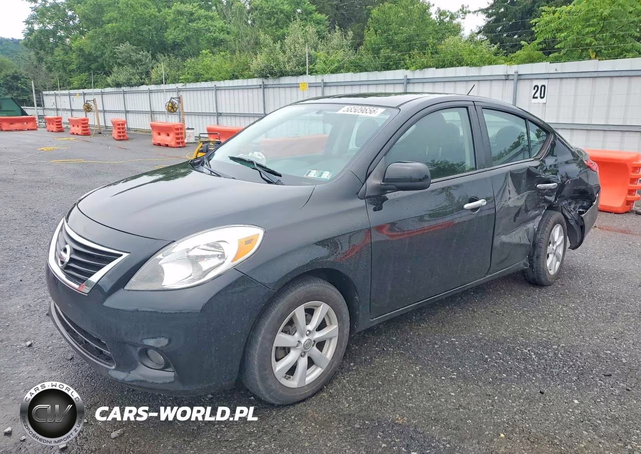 2012 Nissan Versa 1.6 S – zdjęcie 1 z 12