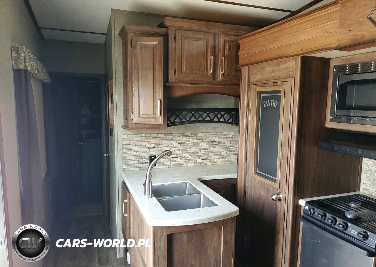 2018 Cougar Cougar VIN:4YDF33725J2500569 - 6