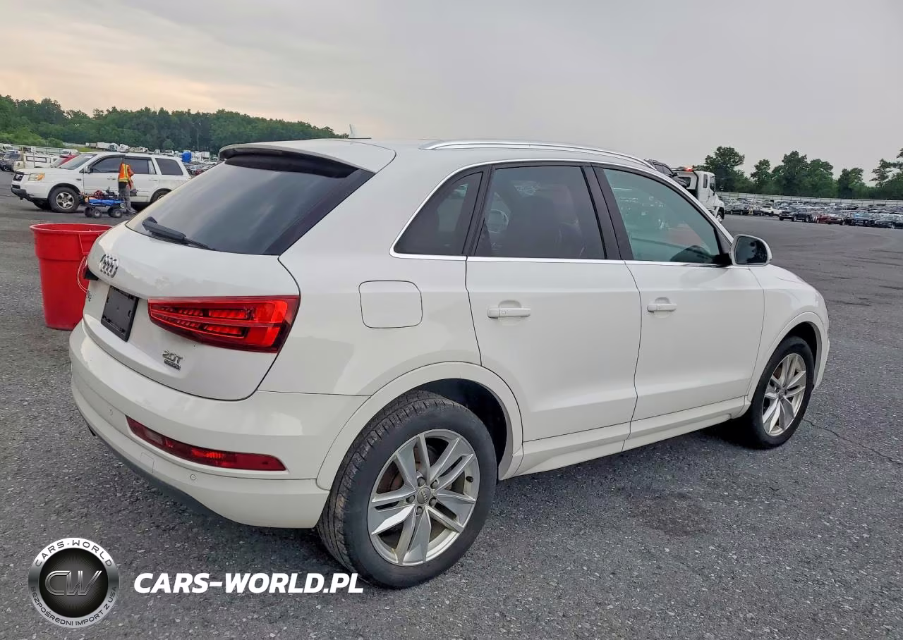 2016 Audi Q3 Premium Plus VIN:WA1EFCFS7GR021409 - 3