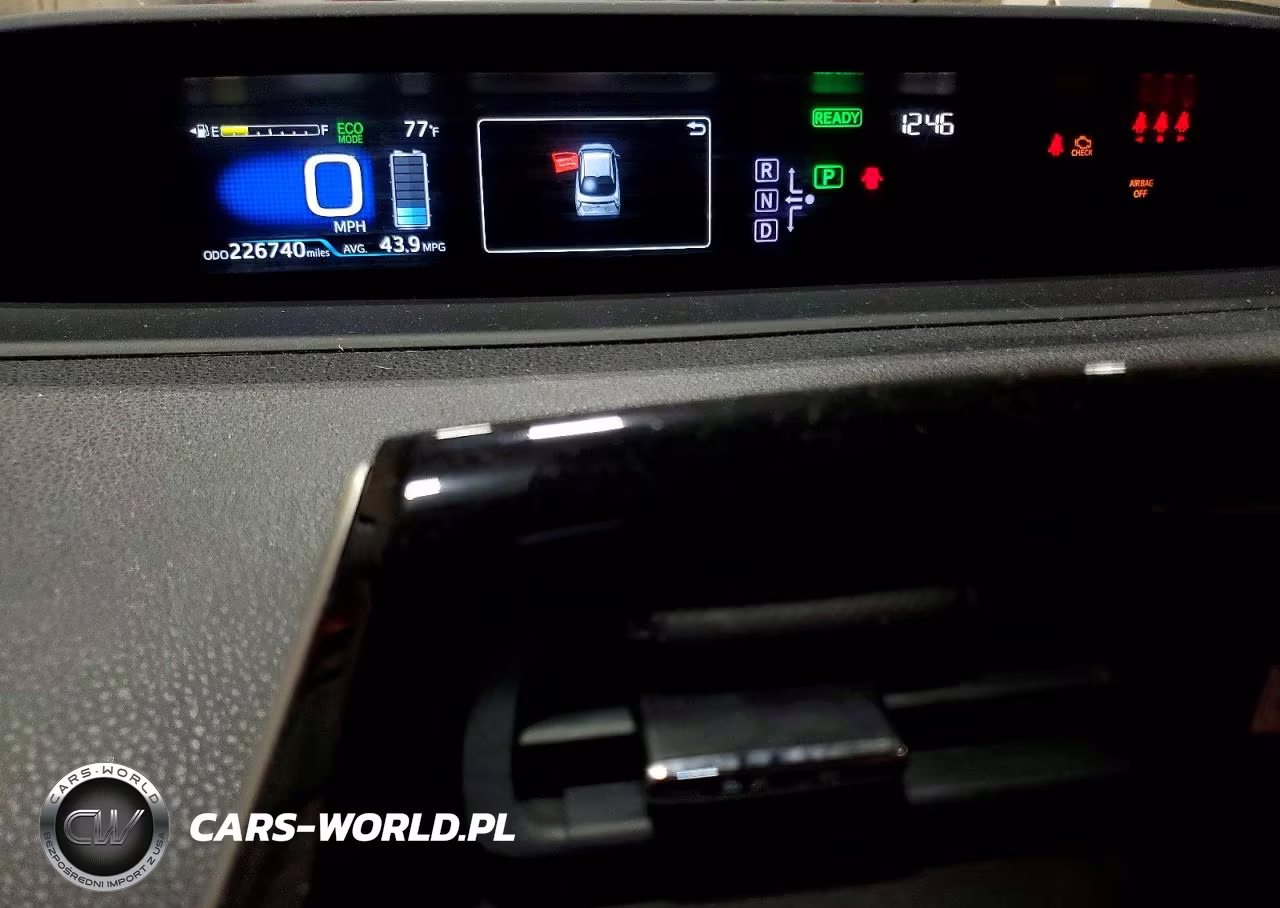 2017 Toyota Prius VIN:JTDKBRFU0H3548057 - 9