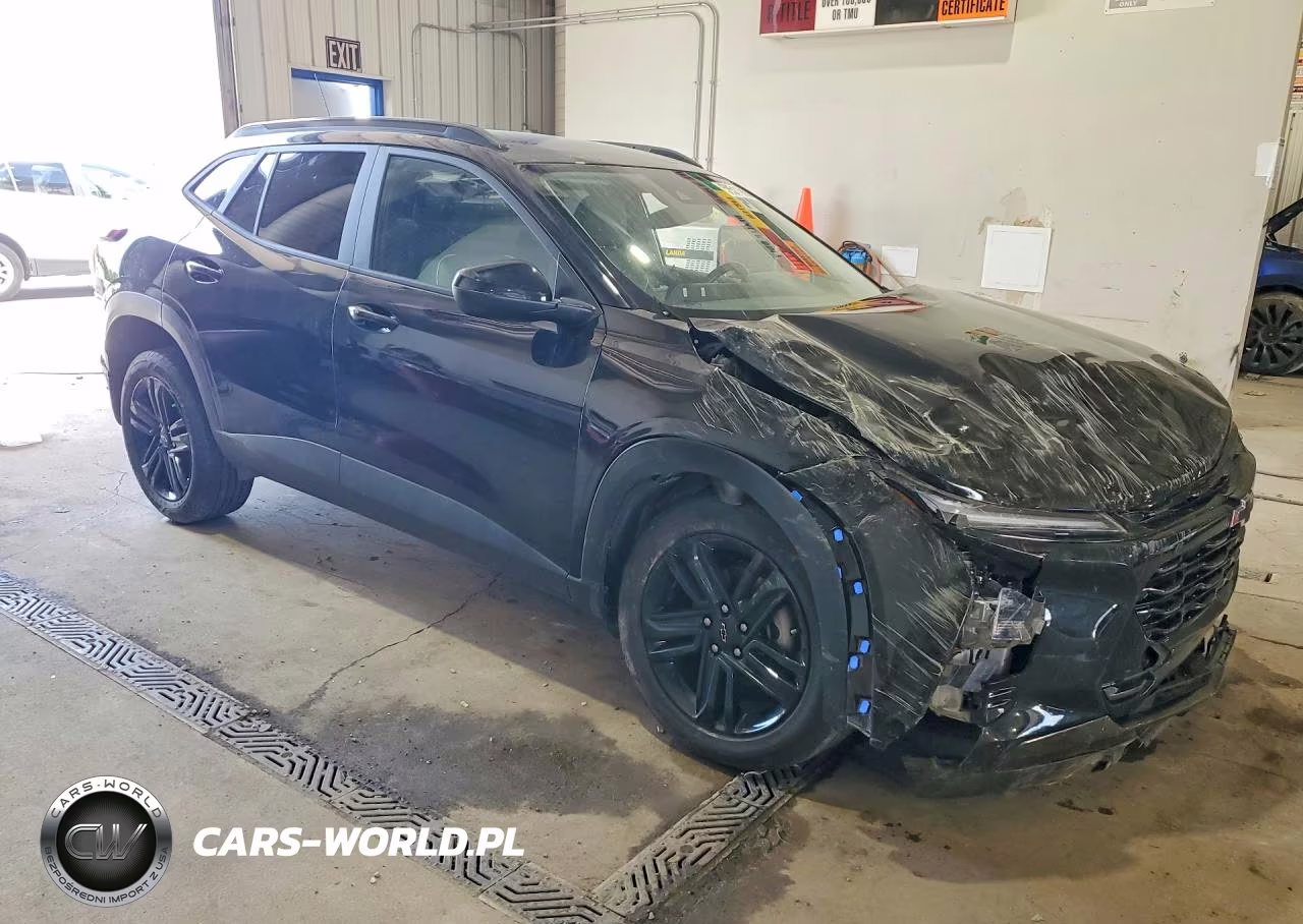 2025 Chevrolet Trax Activ VIN:KL77LKEP5SC104294 - 4