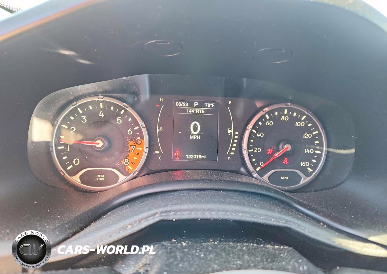 2016 JEEP RENEGADE LATITUDE VIN:ZACCJABT1GPC60998 - 9