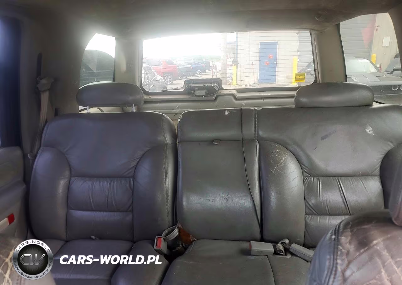 1998 Chevrolet Tahoe C1500 VIN:1GNEC13R5WJ358119 - 10