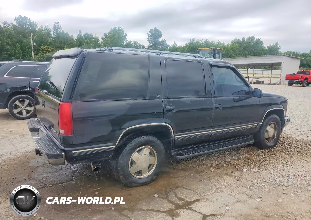 1998 Chevrolet Tahoe C1500 VIN:1GNEC13R5WJ358119 - 3