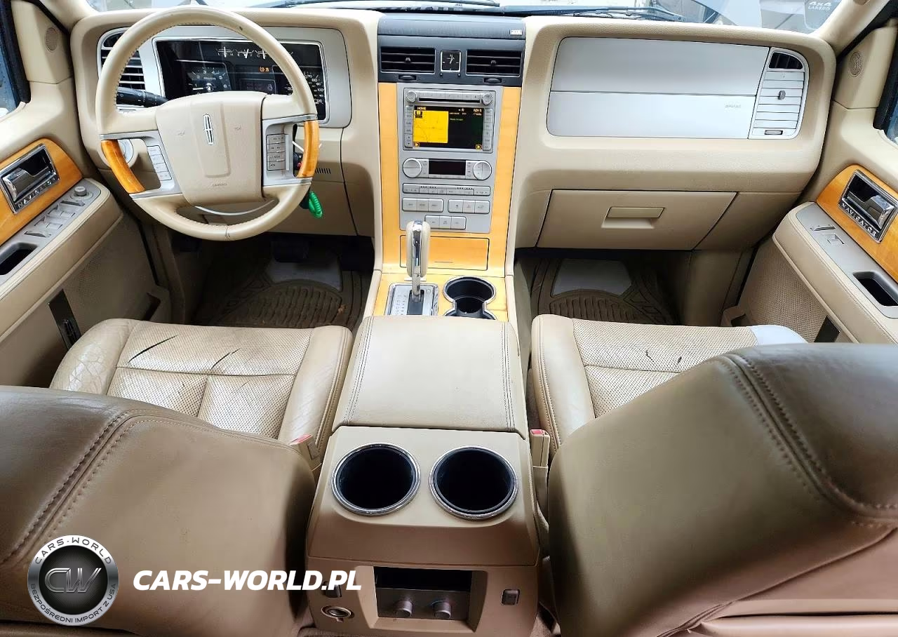 2010 Lincoln Navigator VIN:5LMJJ2J50AEJ02161 - 8