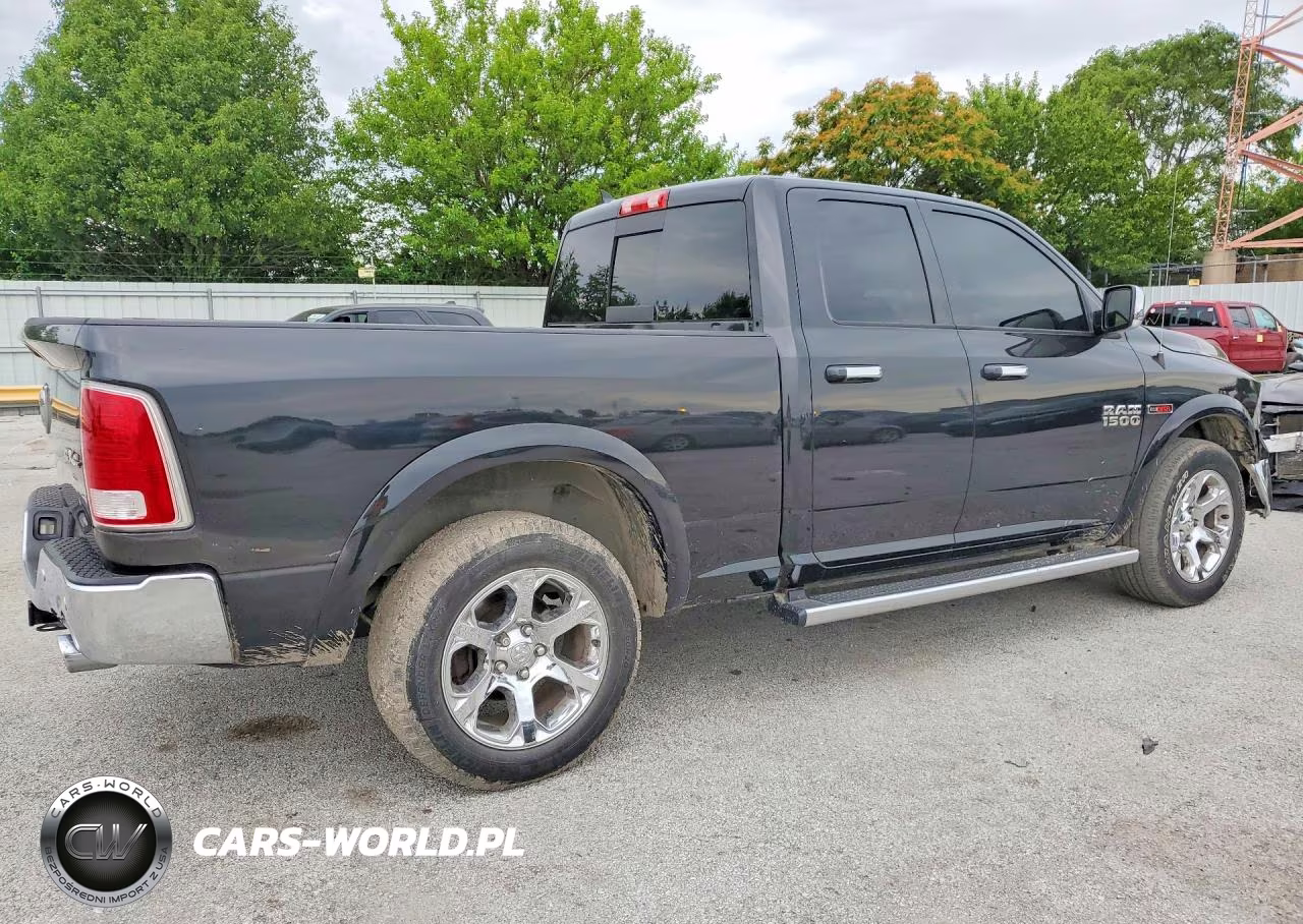 2018 Ram 1500 Laramie VIN:1C6RR7JMXJS346822 - 3