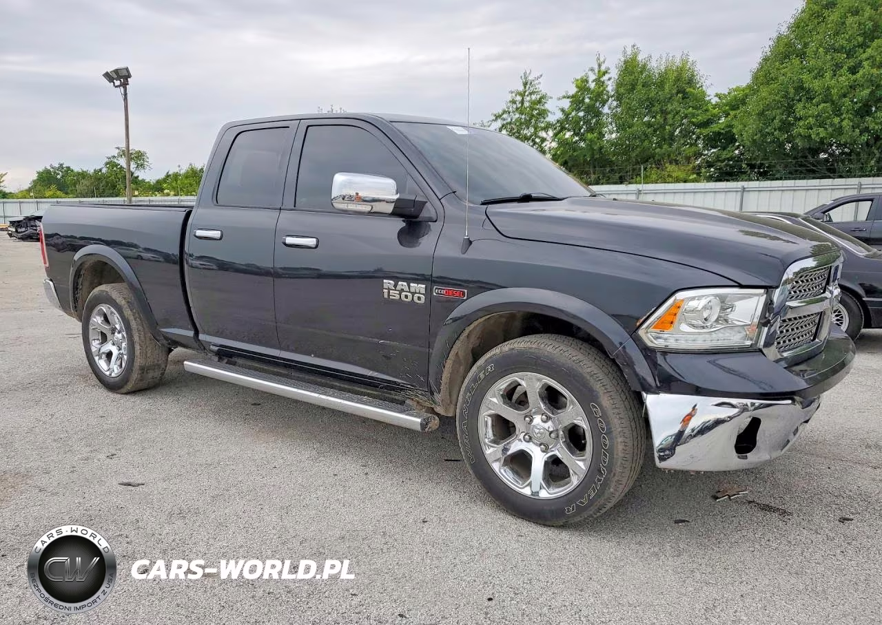 2018 Ram 1500 Laramie VIN:1C6RR7JMXJS346822 - 4