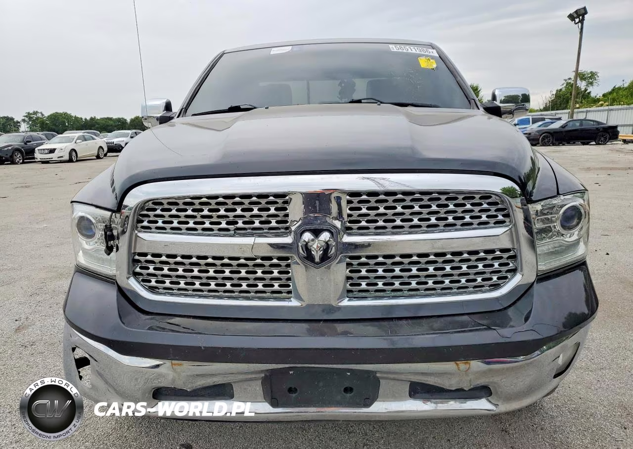 2018 Ram 1500 Laramie VIN:1C6RR7JMXJS346822 - 5