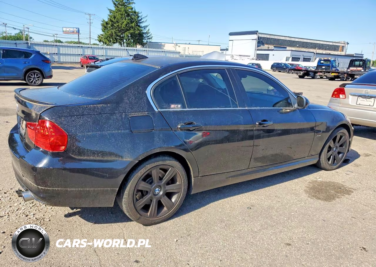 2011 BMW 335 Xi VIN:WBAPL5G52BNN23799 - 3