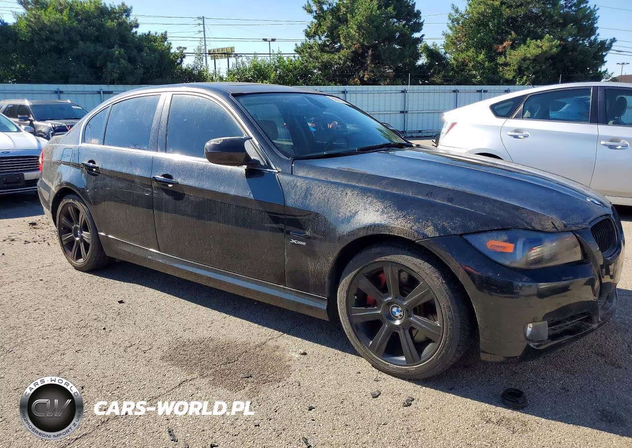 2011 BMW 335 Xi VIN:WBAPL5G52BNN23799 - 4