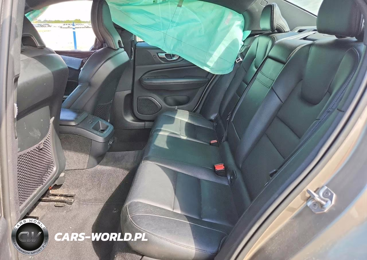2019 Volvo S60 T6 Momentum VIN:7JRA22TK7KG004999 - 10