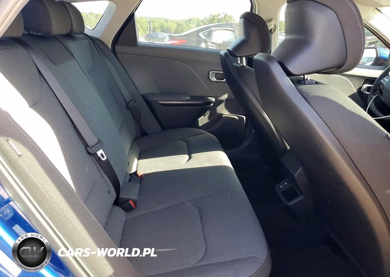 2025 Kia K4 Lxs VIN:3KPFT4DE1SE187693 - 10