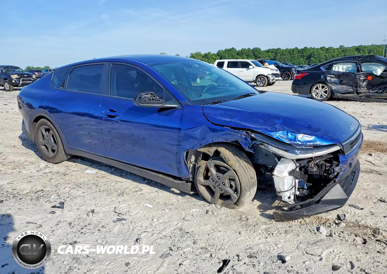 2025 Kia K4 Lxs VIN:3KPFT4DE1SE187693 - 4