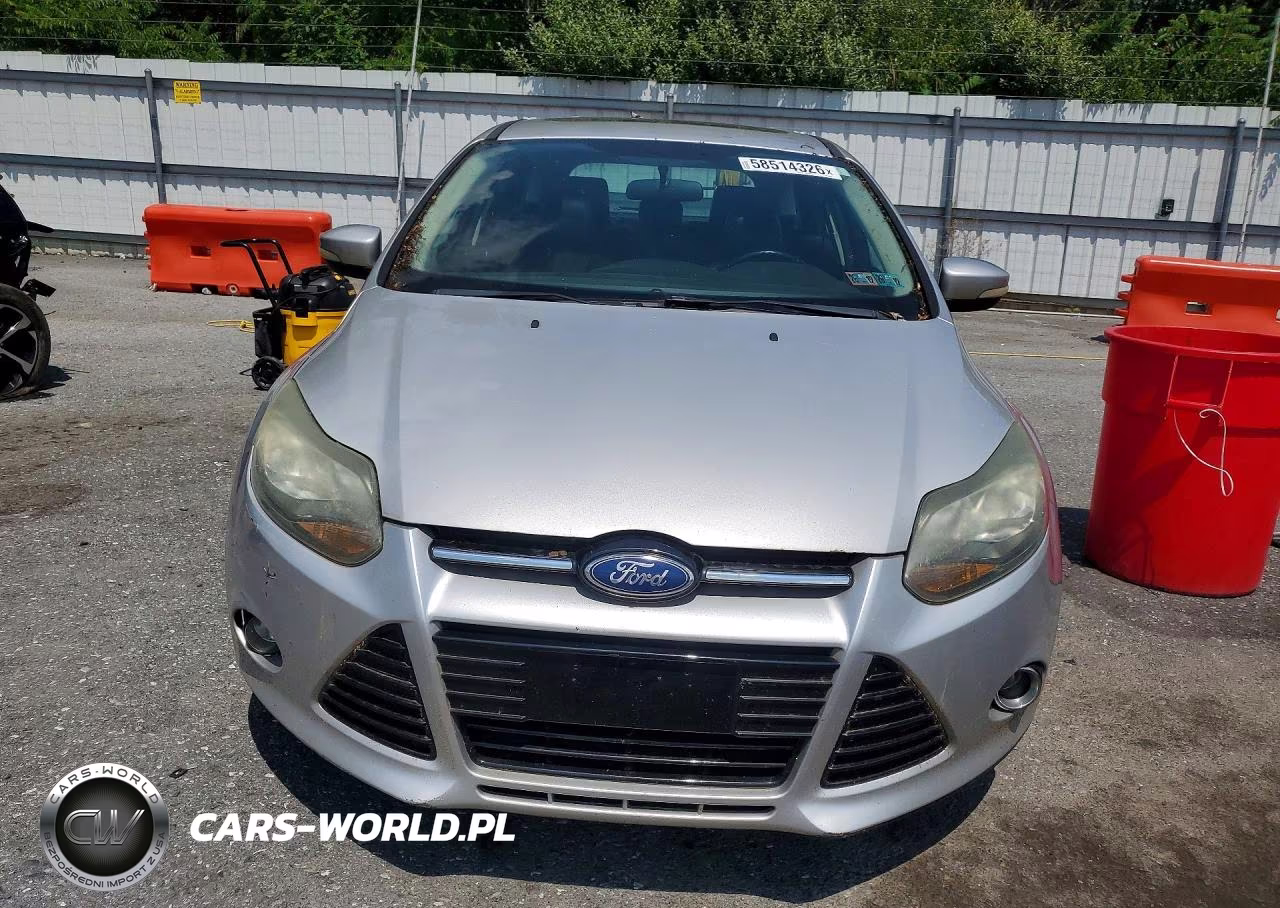 2013 Ford Focus Titanium VIN:1FADP3N28DL203043 - 5