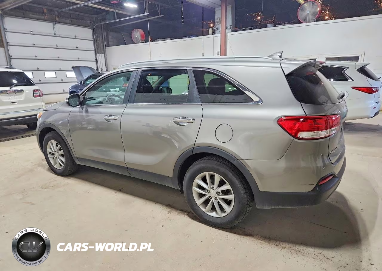 2017 Kia Sorento VIN:5XYPG4A39HG266715 - 2