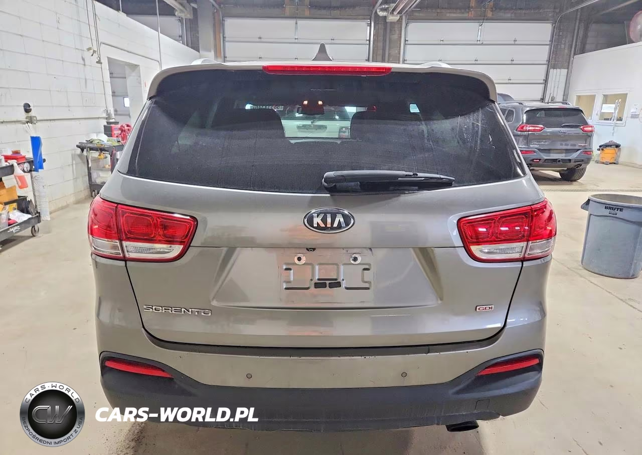 2017 Kia Sorento VIN:5XYPG4A39HG266715 - 6