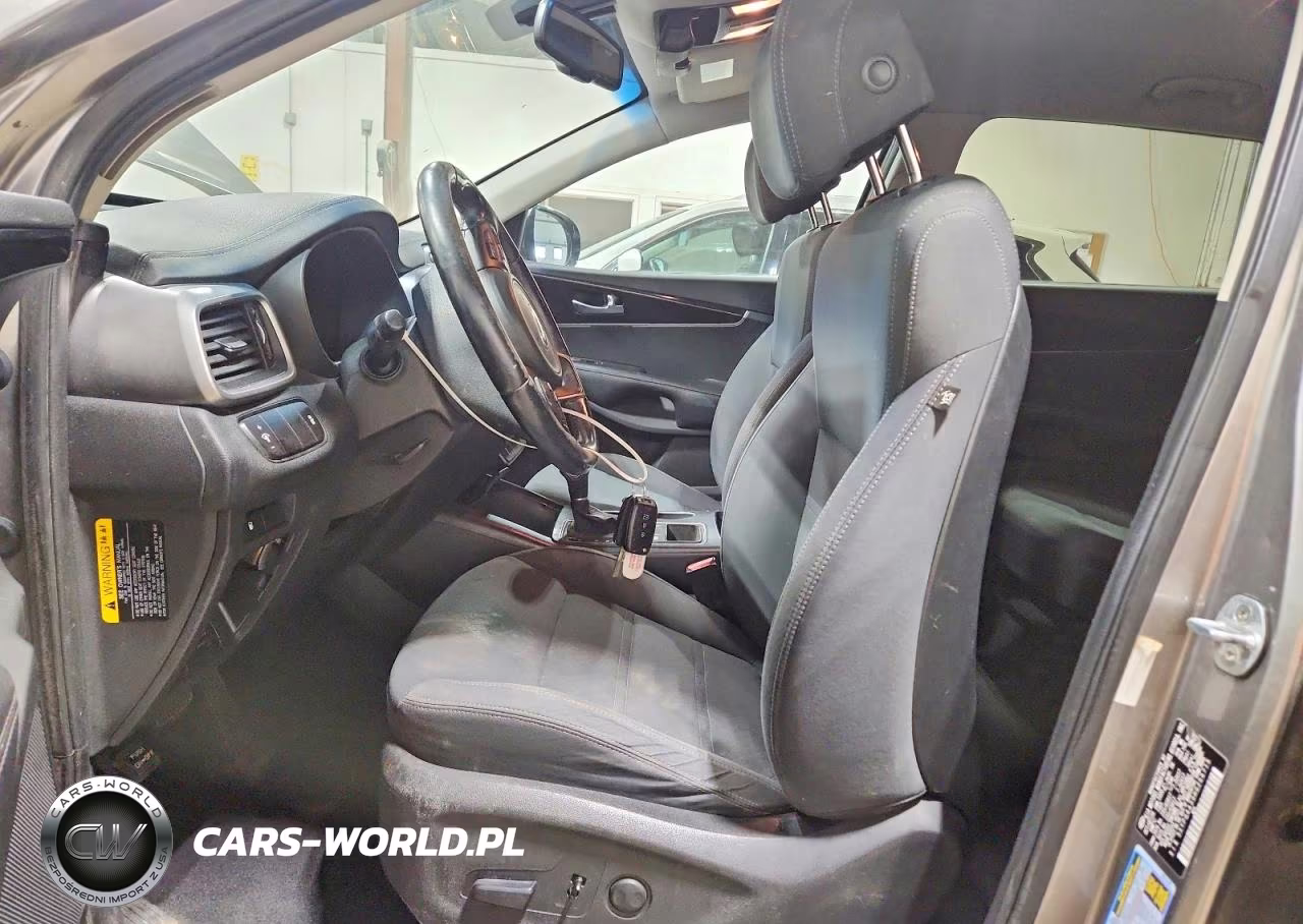 2017 Kia Sorento VIN:5XYPG4A39HG266715 - 7