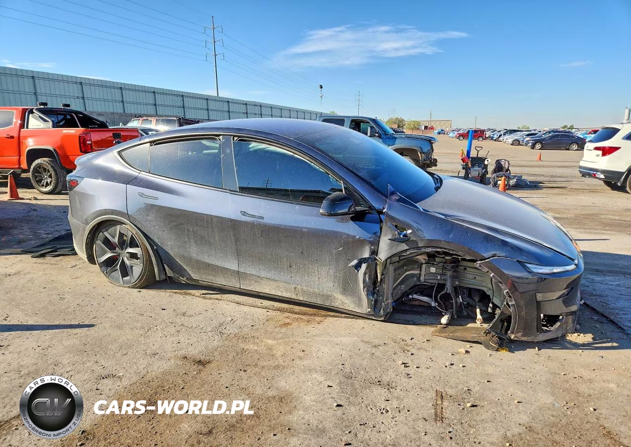 2026 Tesla Model Y VIN:7SAYGDET2TA670048 - 4