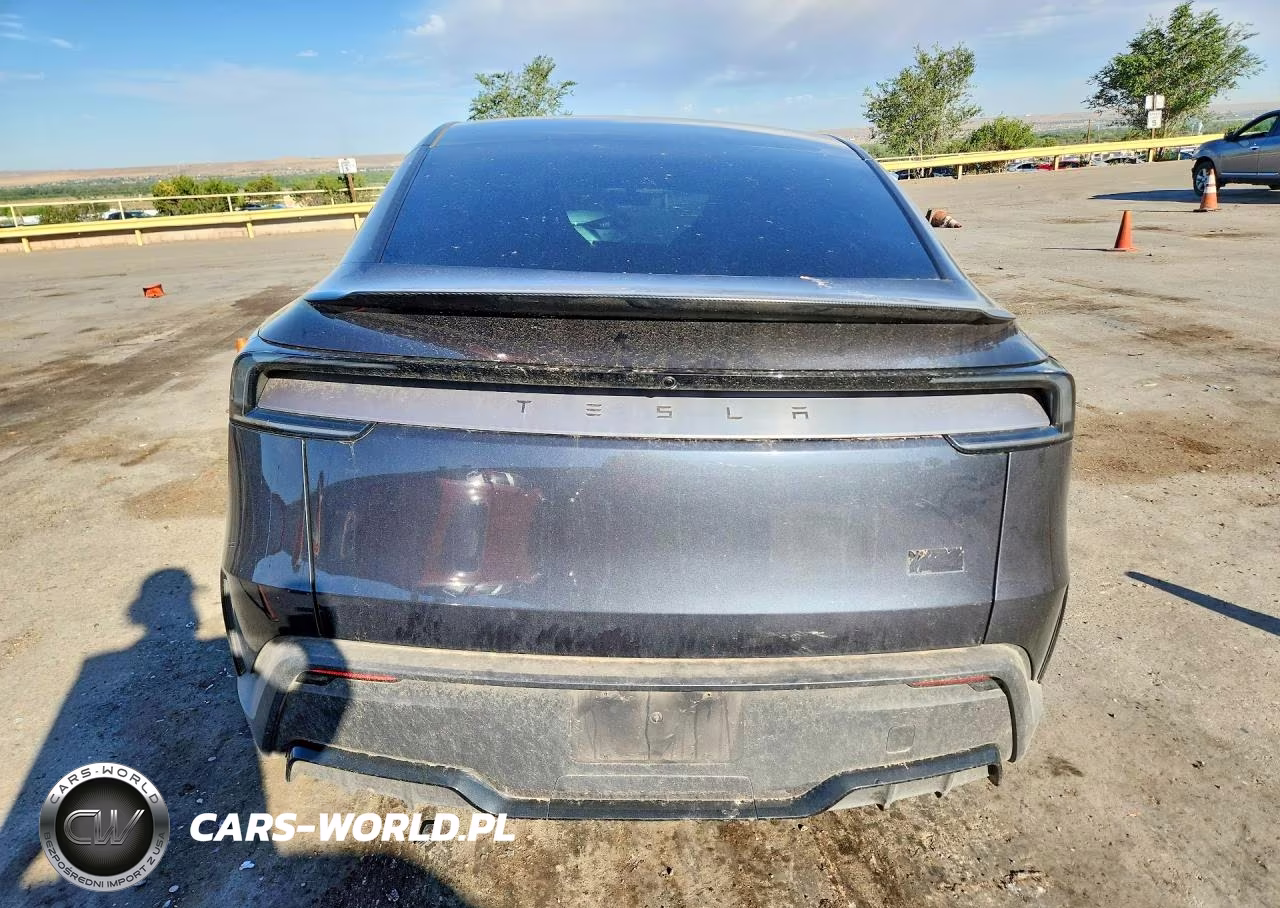 2026 Tesla Model Y VIN:7SAYGDET2TA670048 - 6