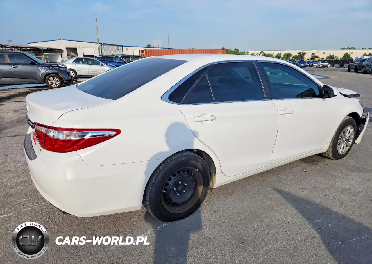 2016 Toyota Camry Le VIN:4T4BF1FK3GR542591 - 3