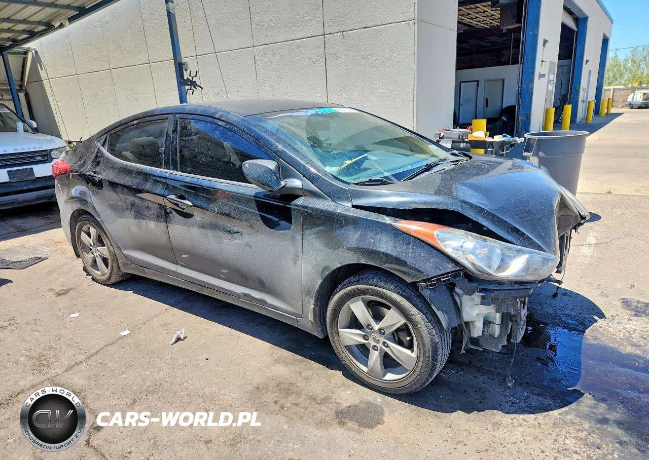 2013 Hyundai Elantra Gls VIN:KMHDH4AE3DU849237 - 4