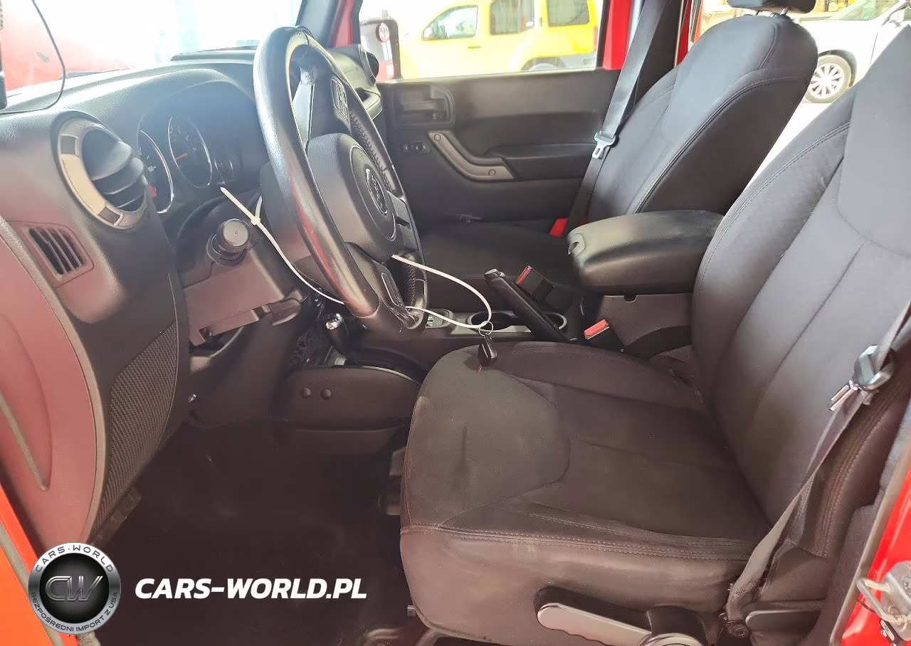 2013 Jeep Wrangler Unlimited Sport VIN:1C4BJWDGXDL643038 - 7