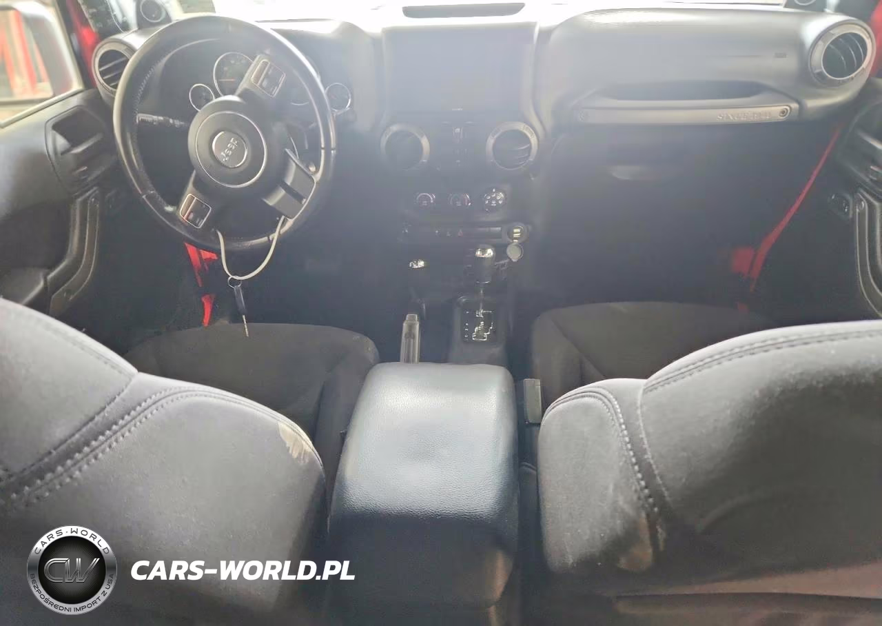 2013 Jeep Wrangler Unlimited Sport VIN:1C4BJWDGXDL643038 - 8