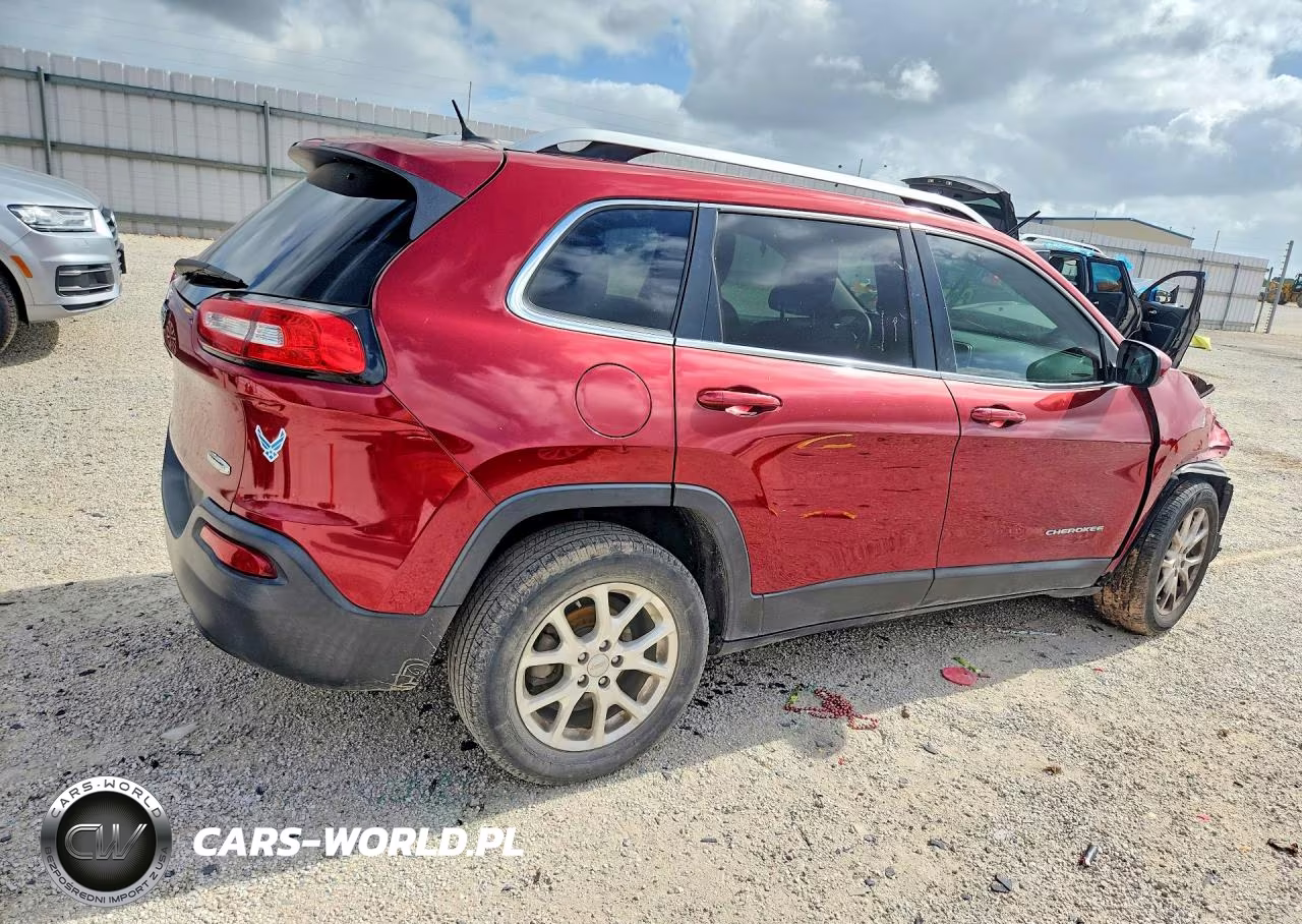 2016 Jeep Cherokee Latitude VIN:1C4PJLCBXGW126383 - 3