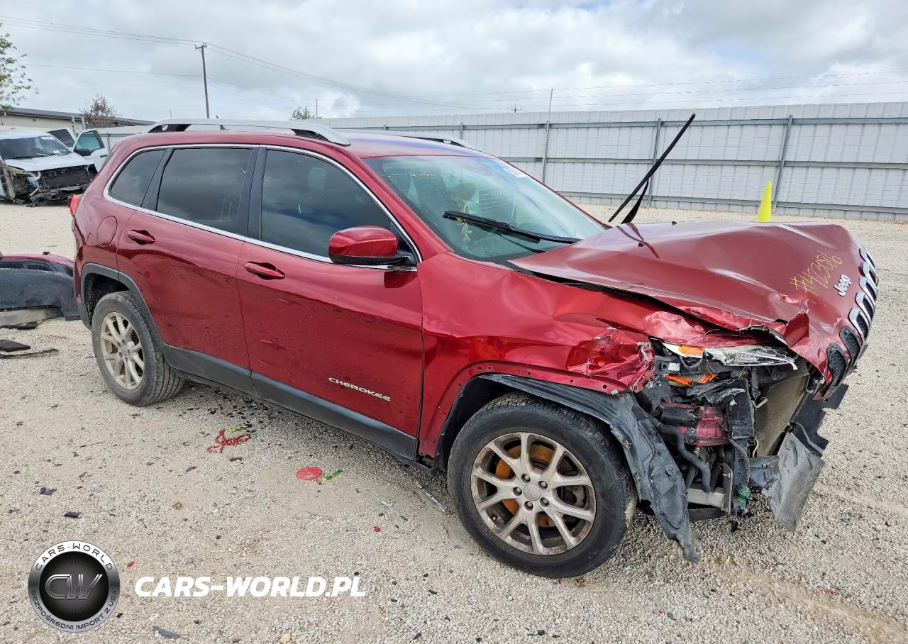 2016 Jeep Cherokee Latitude VIN:1C4PJLCBXGW126383 - 4