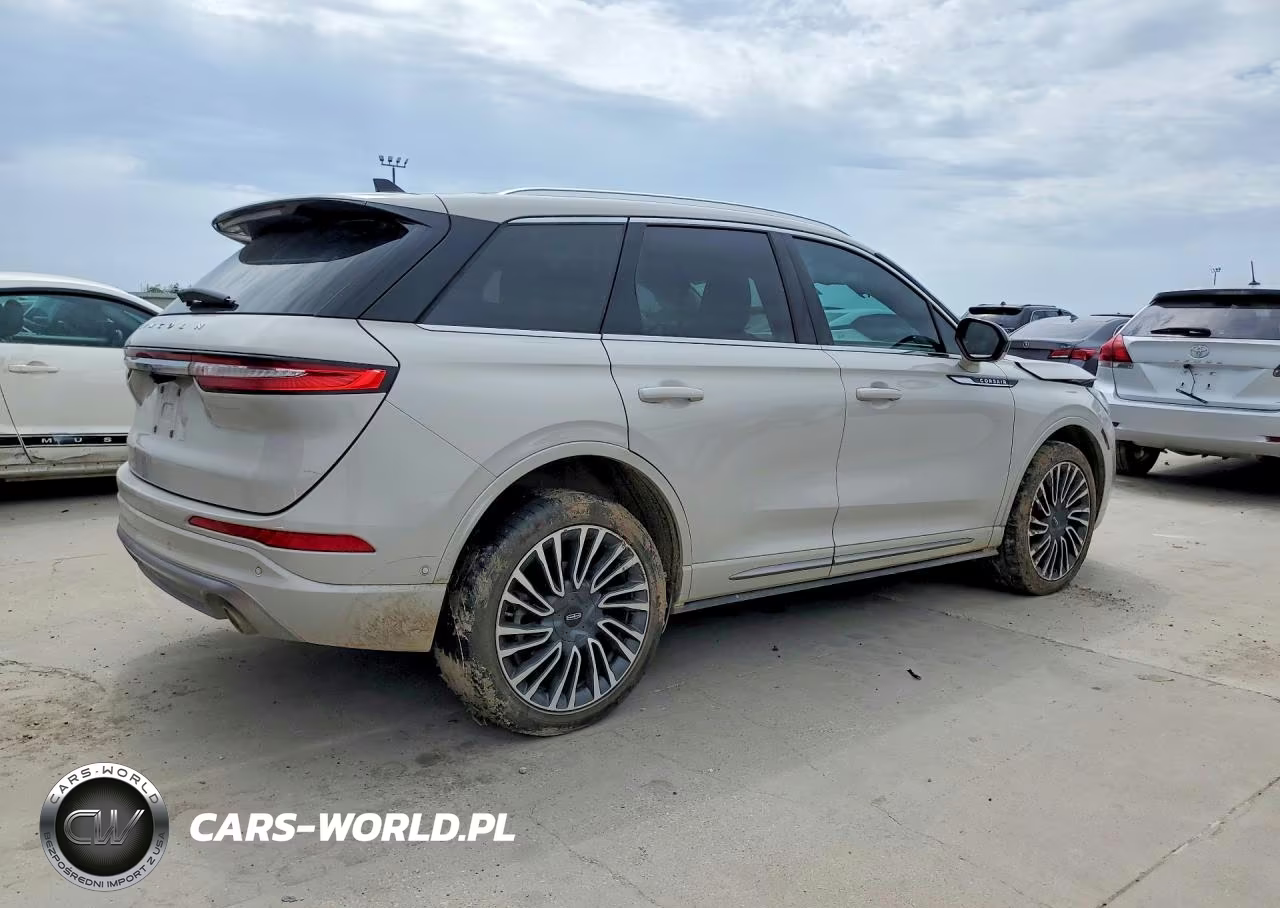 2022 Lincoln Corsair VIN:5LMCJ1DH9NUL02749 - 3