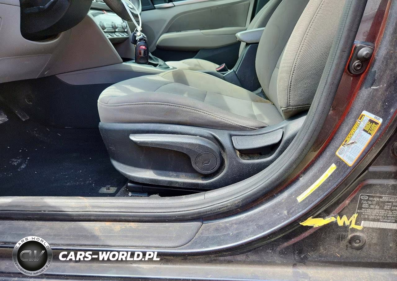 2020 Hyundai Elantra Sel VIN:5NPD84LF5LH586770 - 12