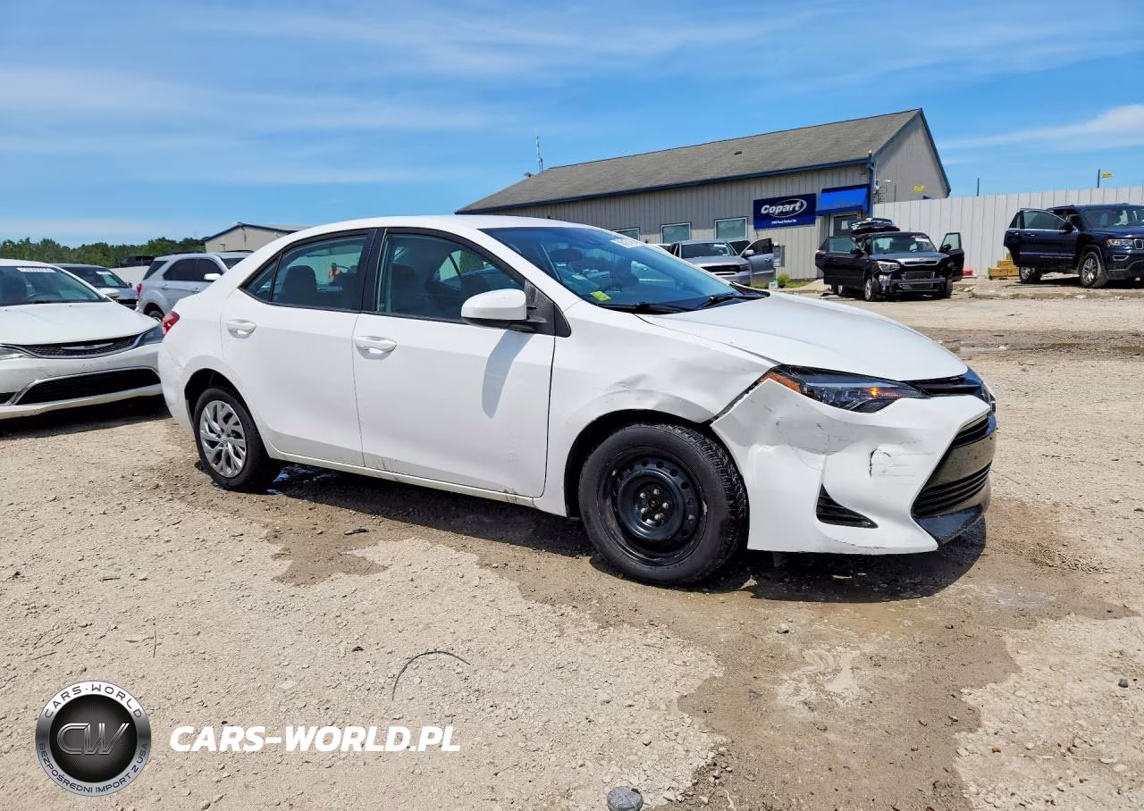 2017 Toyota Corolla Le VIN:2T1BURHE5HC959266 - 4