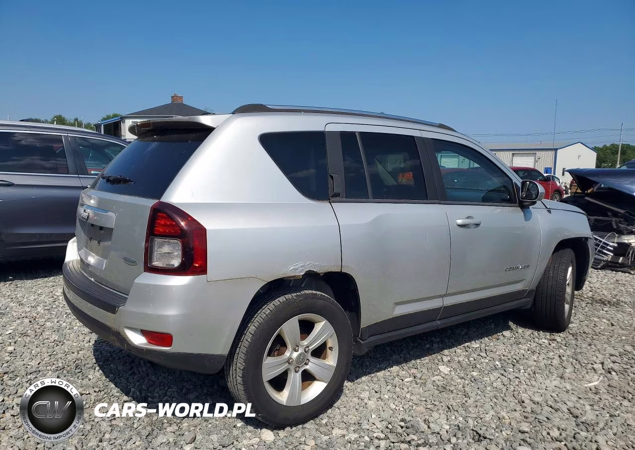 2014 Jeep Compass Latitude VIN:1C4NJDEB4ED621410 - 3