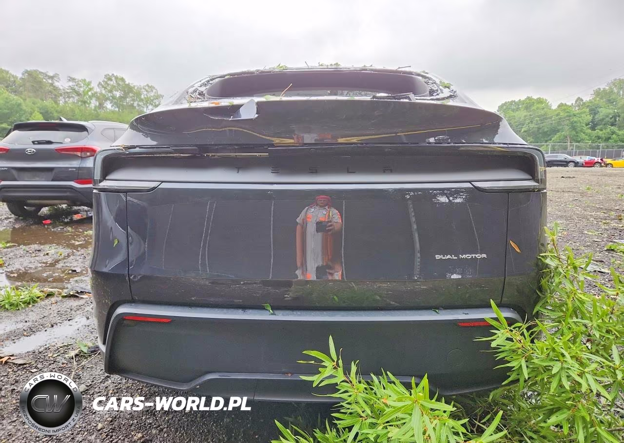 2026 Tesla Model Y VIN:7SAYGDEE6TF399452 - 6
