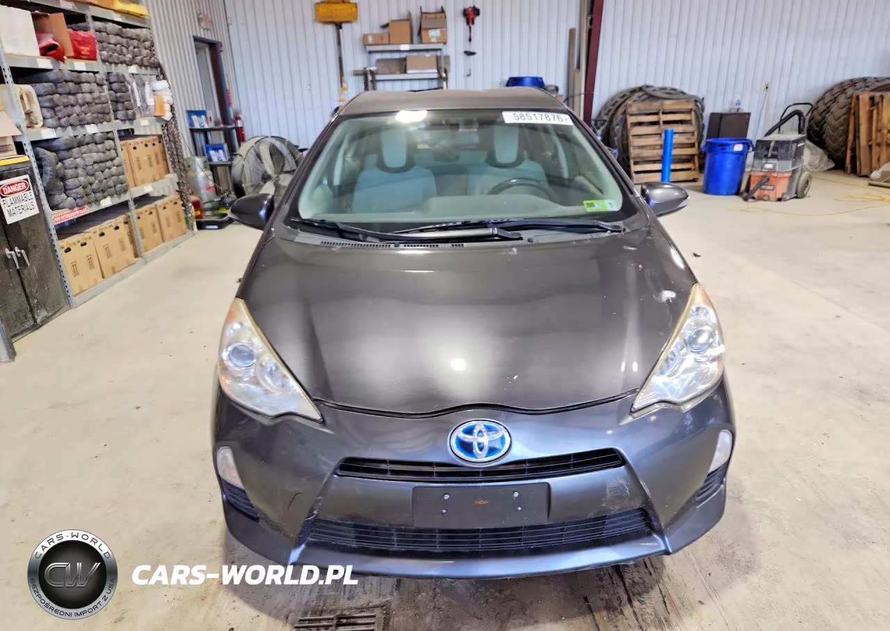 2014 Toyota Prius C One VIN:JTDKDTB30E1067916 - 5