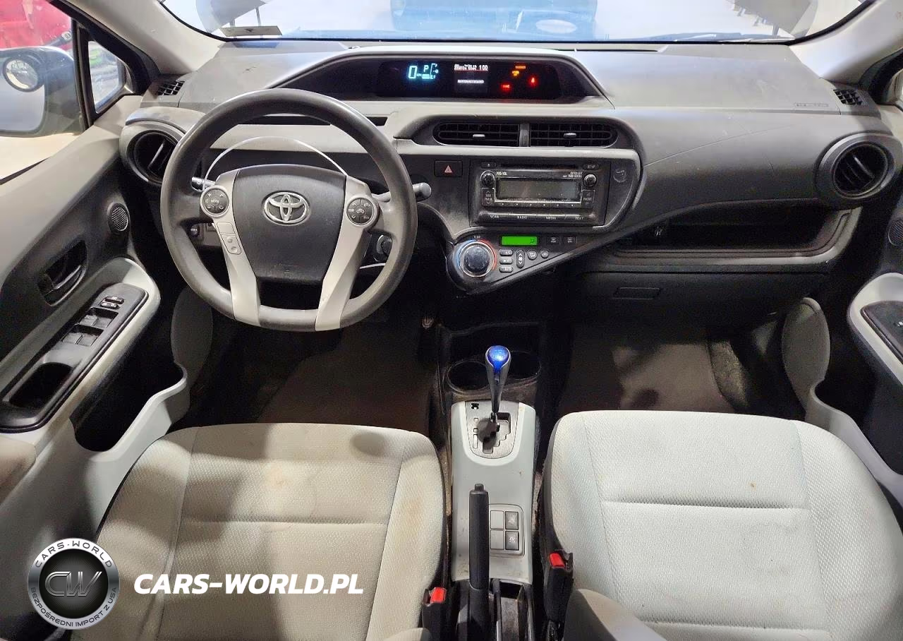 2014 Toyota Prius C One VIN:JTDKDTB30E1067916 - 8