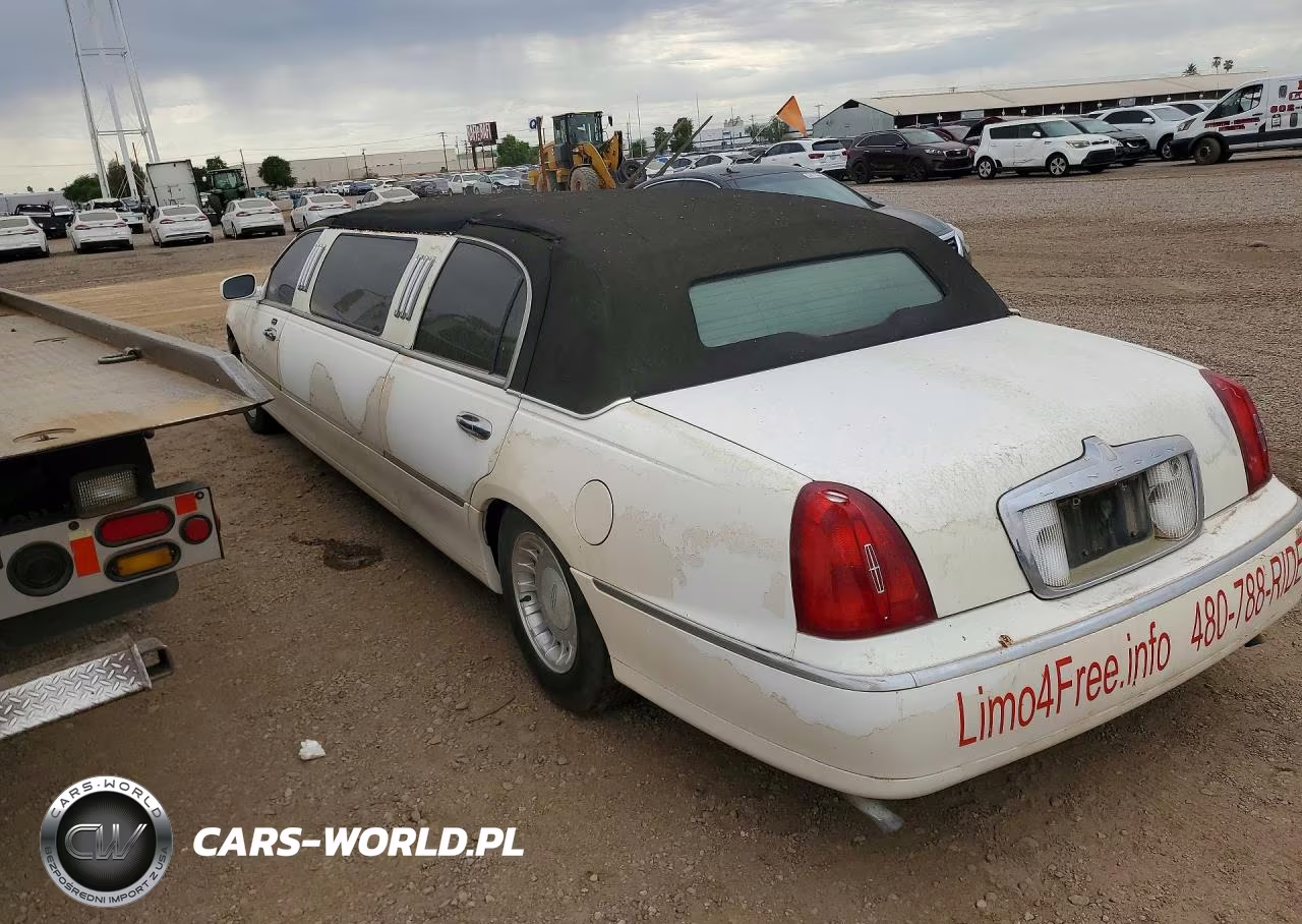 2001 Lincoln Town Car Executive VIN:1L1FM81W01Y704313 - 2