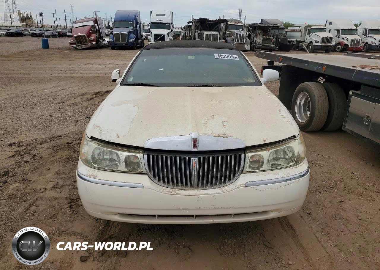 2001 Lincoln Town Car Executive VIN:1L1FM81W01Y704313 - 5