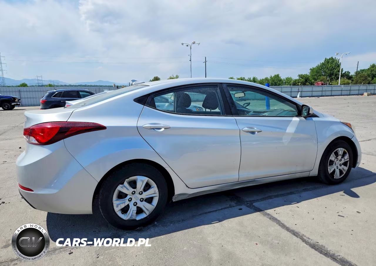 2016 Hyundai Elantra Se VIN:5NPDH4AE2GH725138 - 3
