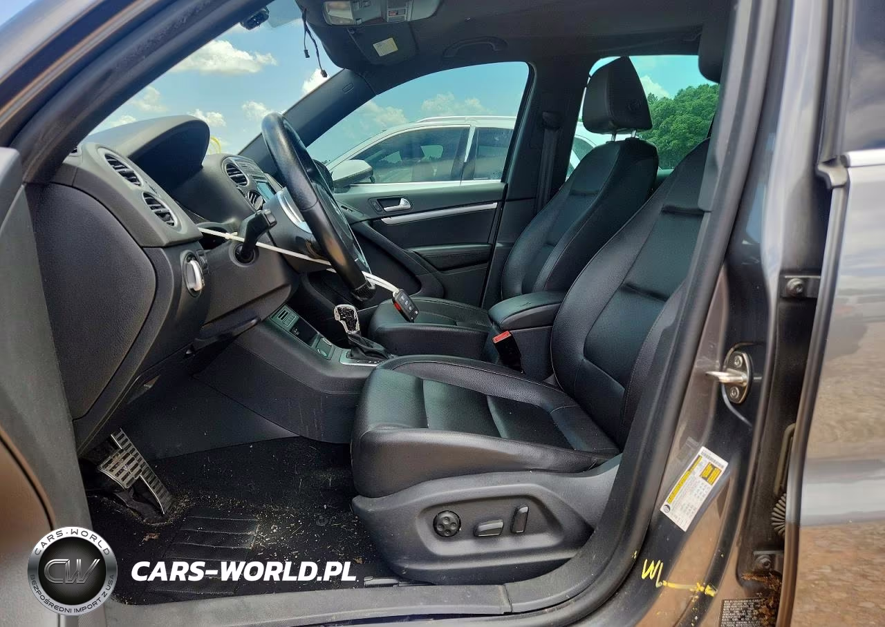 2016 Volkswagen Tiguan S VIN:WVGAV7AX6GW603886 - 13